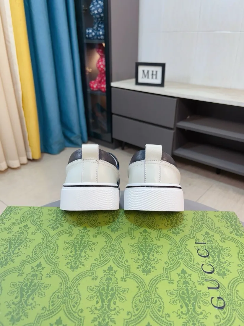 Men's shoes 💰458🌹🌹GUCCI [Gucci] New high-end brand of men's shoes, the latest fashionable casual men's shoes, trendy and versatile, relaxed and sporty style, uppers imported from Italy, first-layer cowhide, genuine leather lining, and ultra-fine workmanship. Original personalized fashionable rubber wear-resistant outsole, light and comfortable on the foot, size 38-44